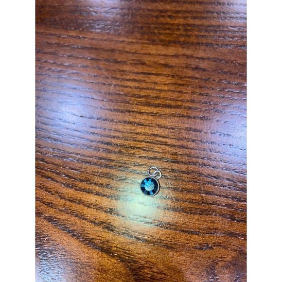 6 Silver-Tone charms/pendants! - Picture 7 of 7